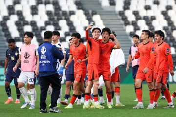 99贵宾会-黄健翔：乌兹别克实力很强；我们被动防守踢反击是无奈常态